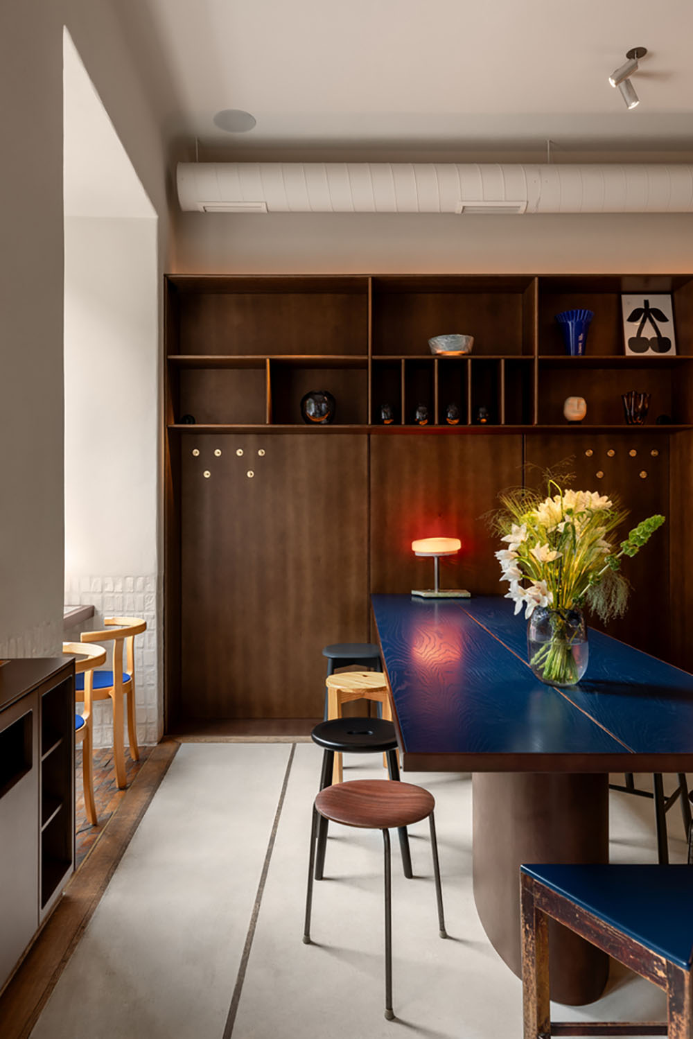 Un café ideado al detalle por Roman Shpelyk y Andriy Lutsa