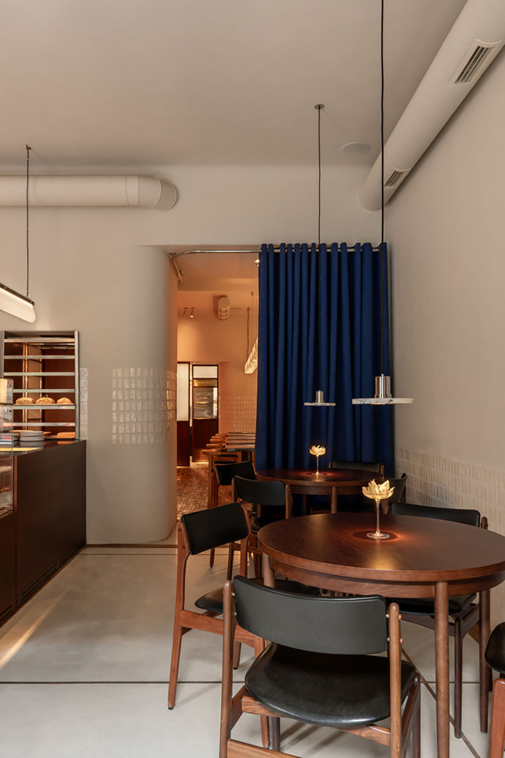 Un café ideado al detalle por Roman Shpelyk y Andriy Lutsa