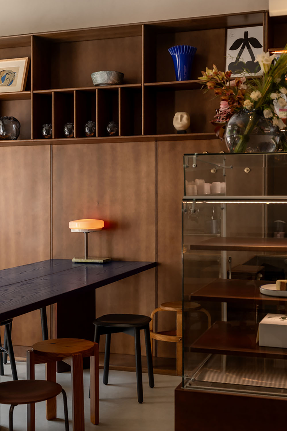 Un café ideado al detalle por Roman Shpelyk y Andriy Lutsa