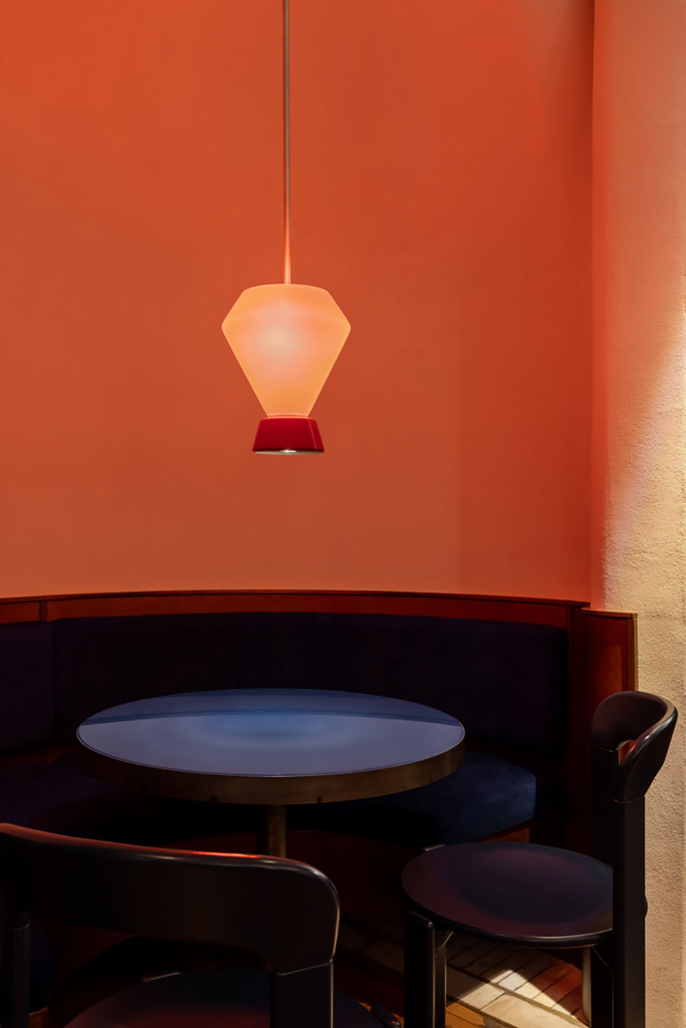 Un café ideado al detalle por Roman Shpelyk y Andriy Lutsa