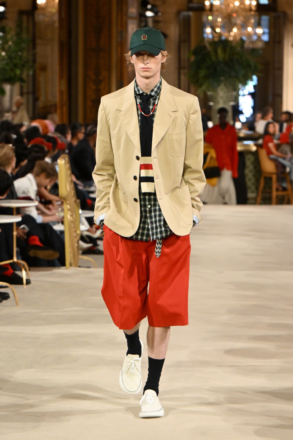 Tommy asienta las bases del futuro de lo preppy con SS27