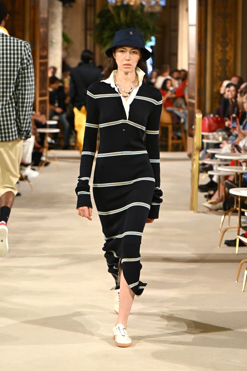 Tommy asienta las bases del futuro de lo preppy con SS27