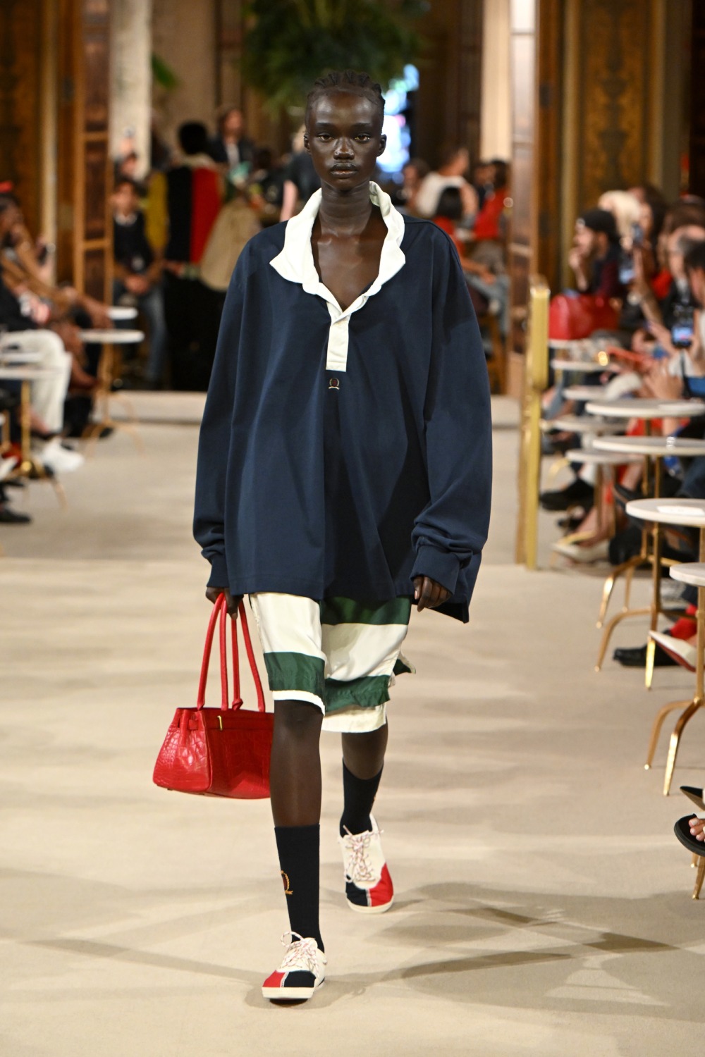 Tommy asienta las bases del futuro de lo preppy con SS27