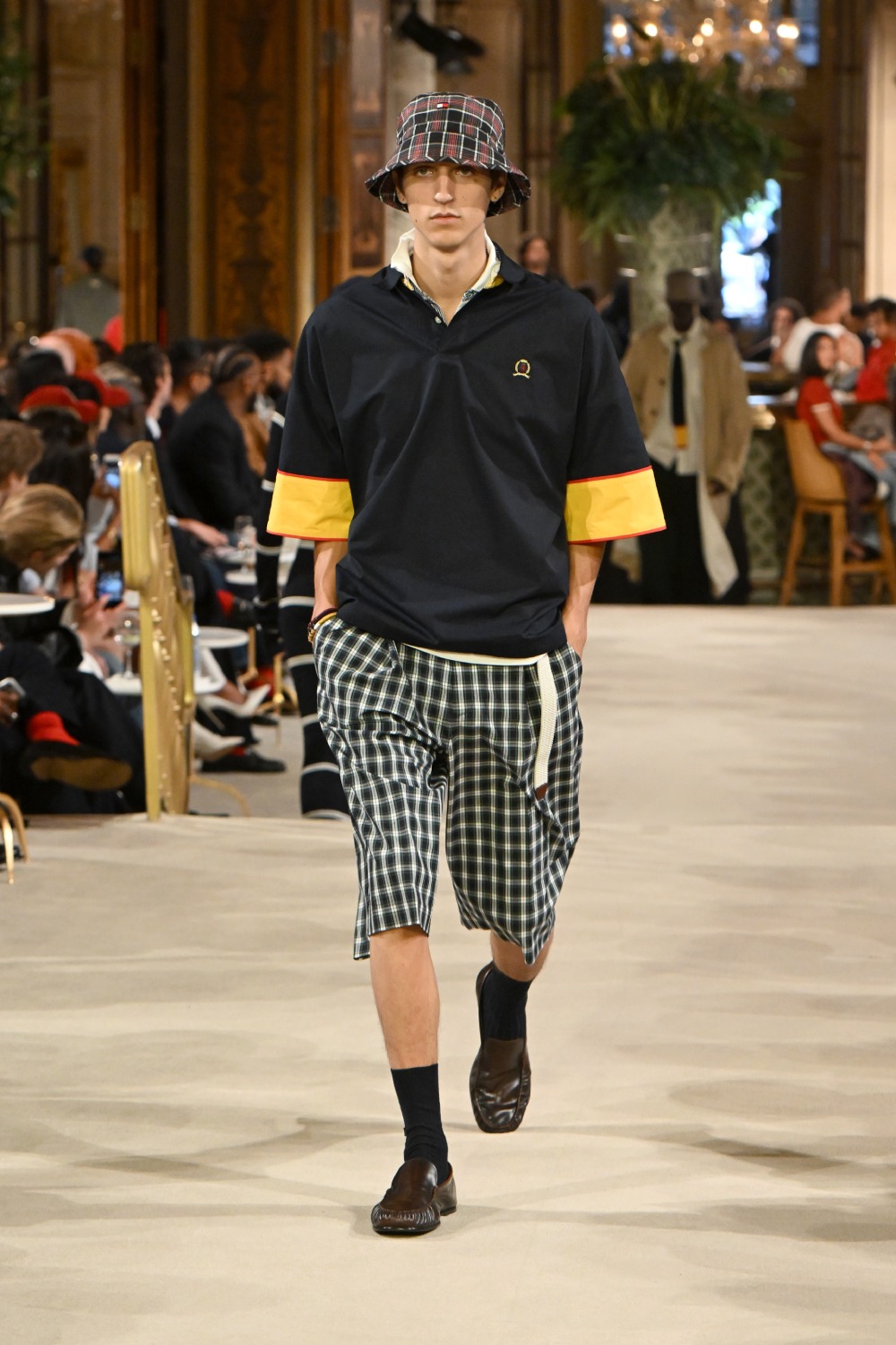 Tommy asienta las bases del futuro de lo preppy con SS27