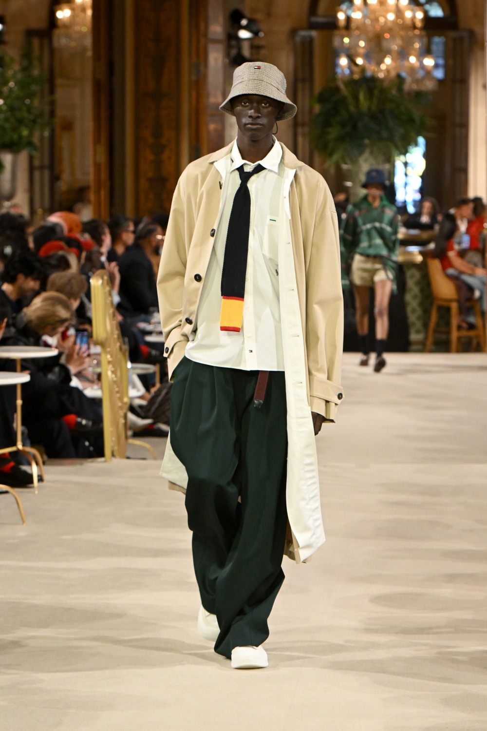 Tommy asienta las bases del futuro de lo preppy con SS27