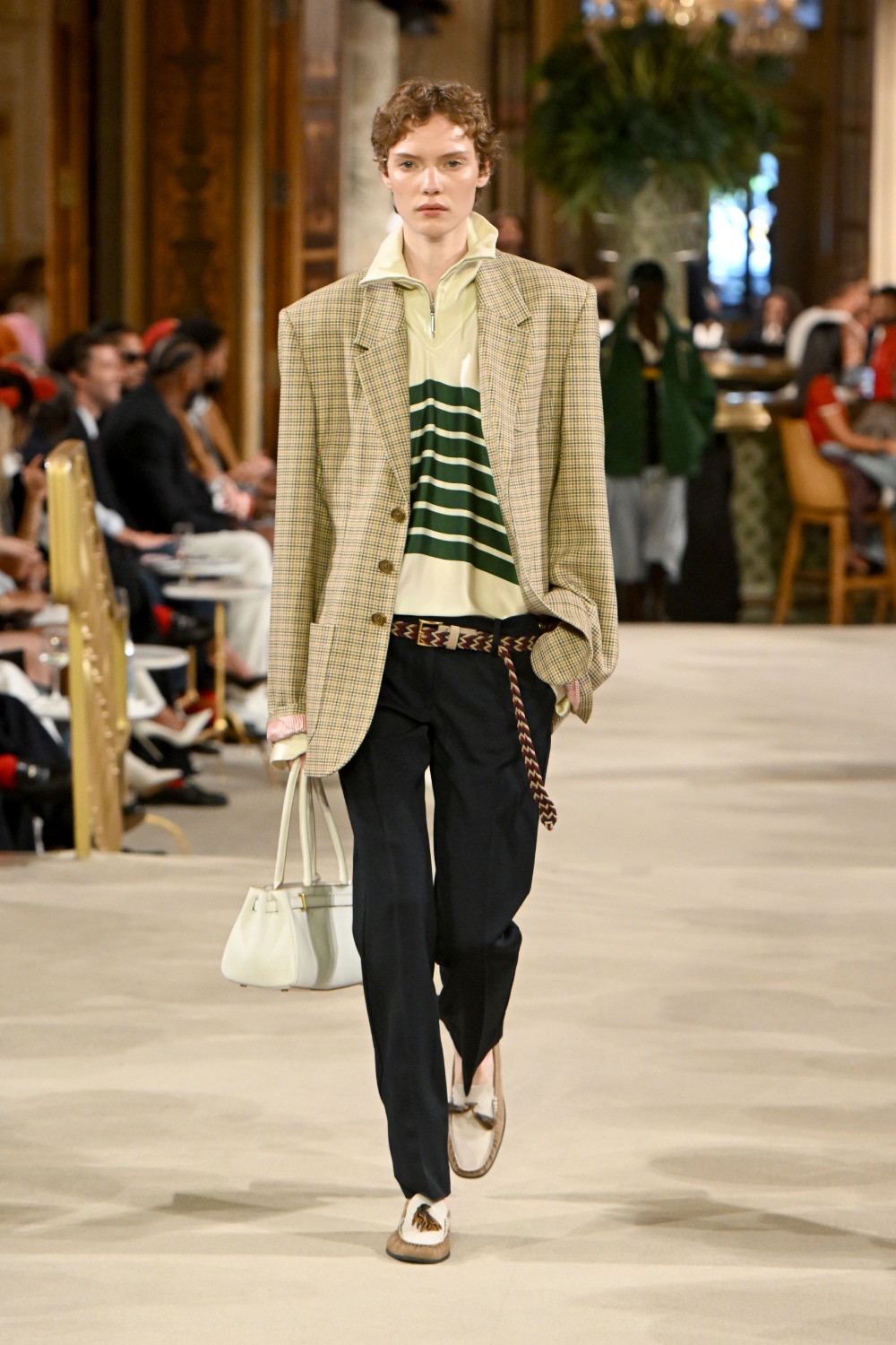 Tommy asienta las bases del futuro de lo preppy con SS27