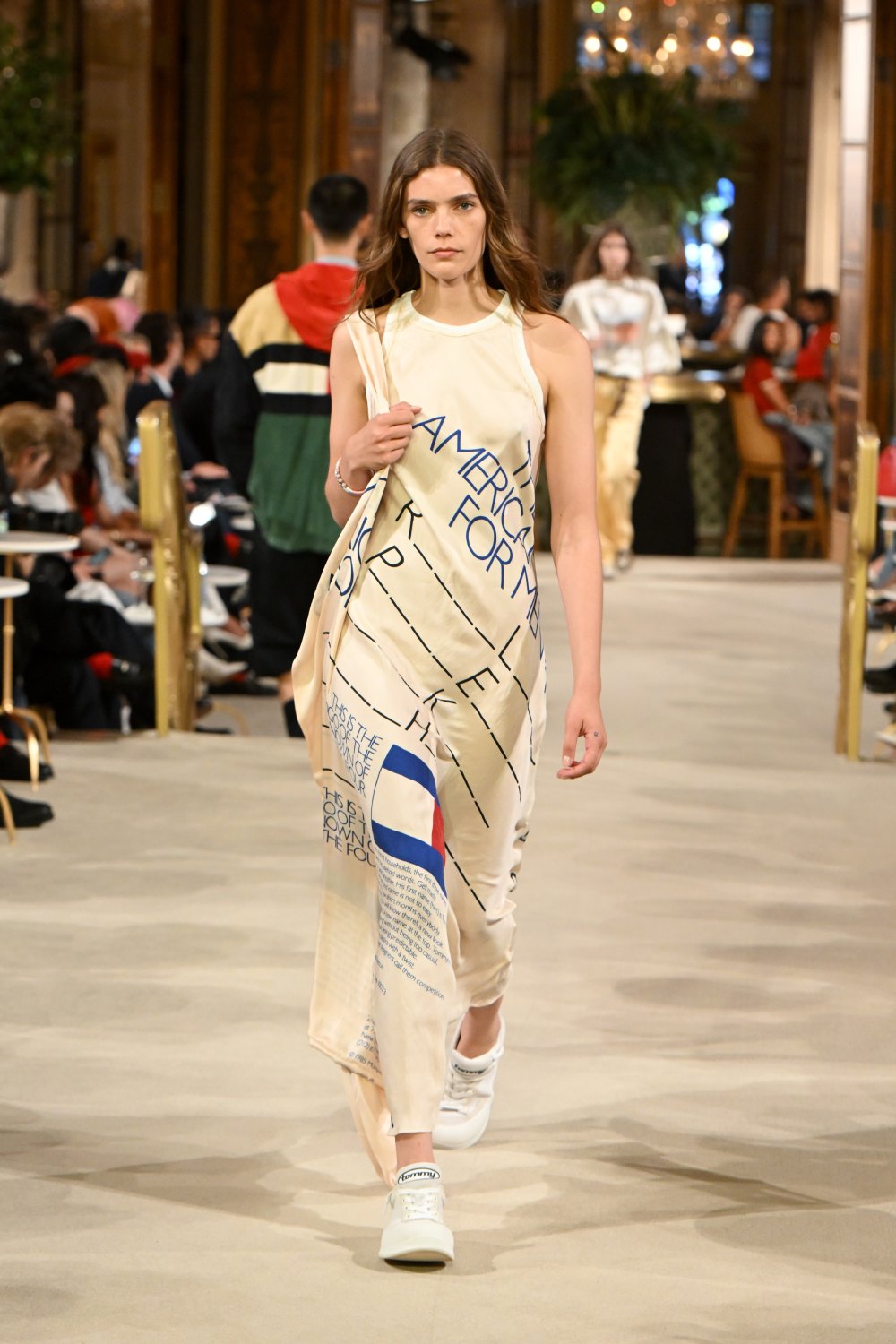 Tommy asienta las bases del futuro de lo preppy con SS27