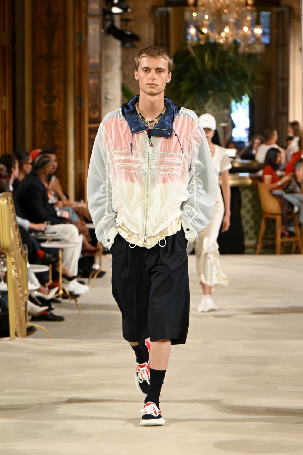 Tommy asienta las bases del futuro de lo preppy con SS27