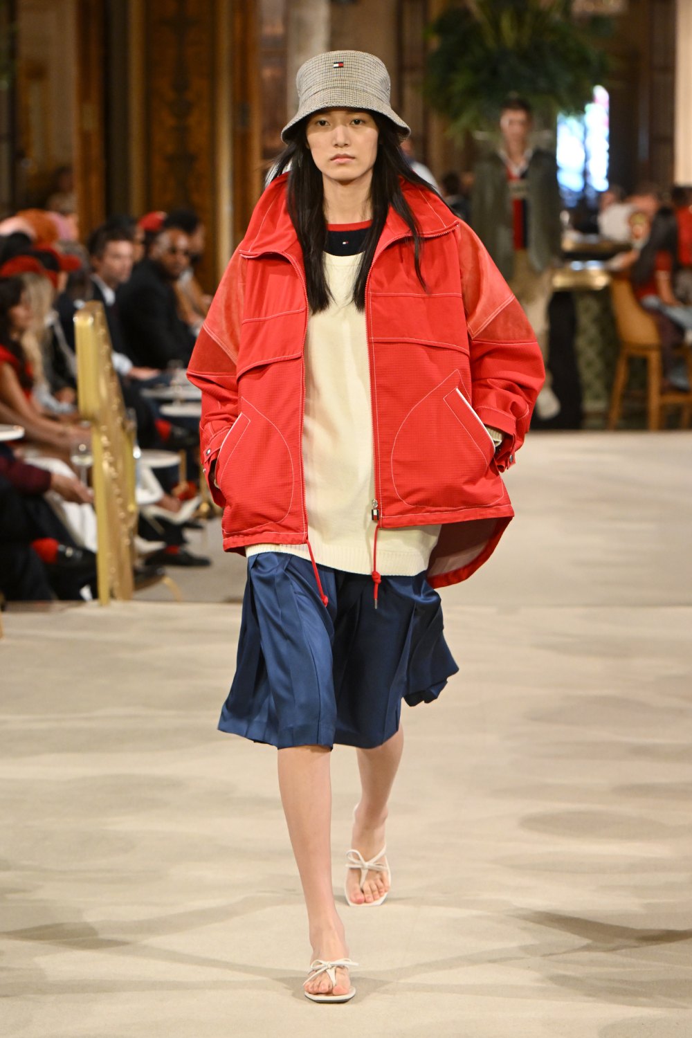 Tommy asienta las bases del futuro de lo preppy con SS27