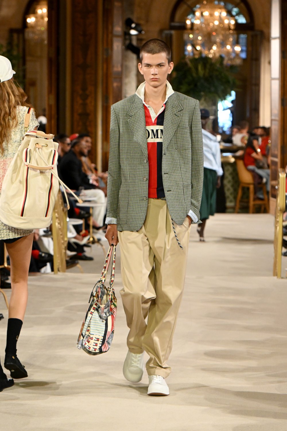 Tommy asienta las bases del futuro de lo preppy con SS27