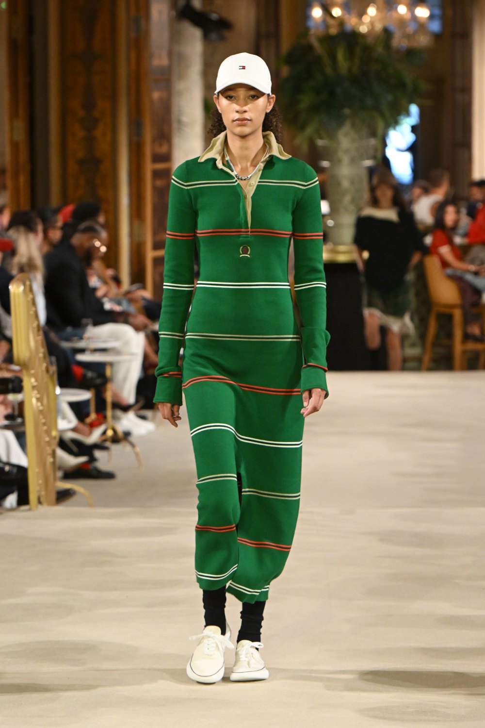 Tommy asienta las bases del futuro de lo preppy con SS27