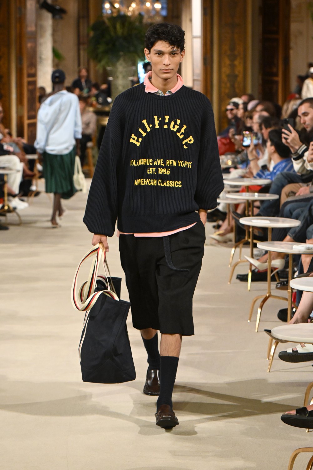 Tommy asienta las bases del futuro de lo preppy con SS27