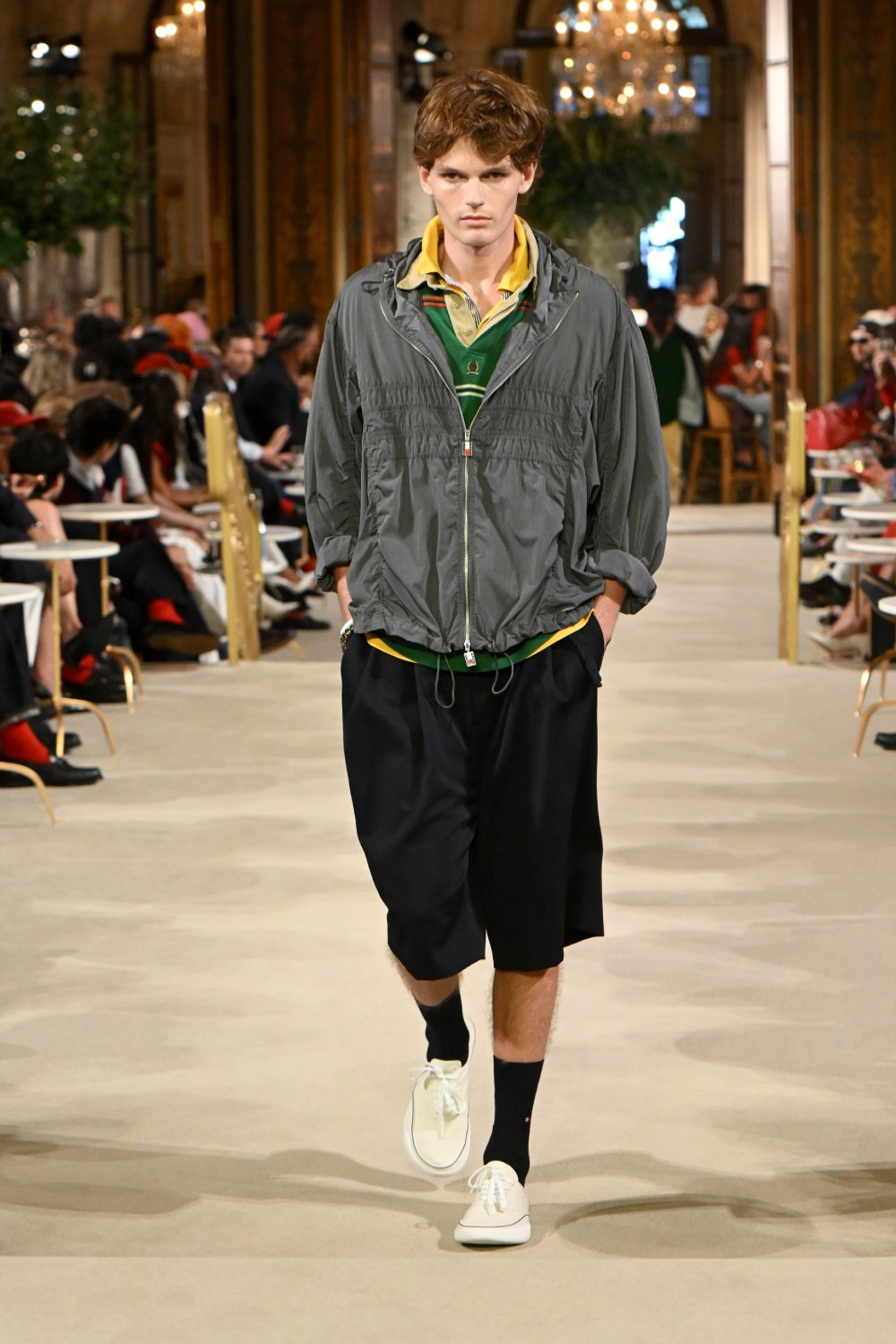 Tommy asienta las bases del futuro de lo preppy con SS27