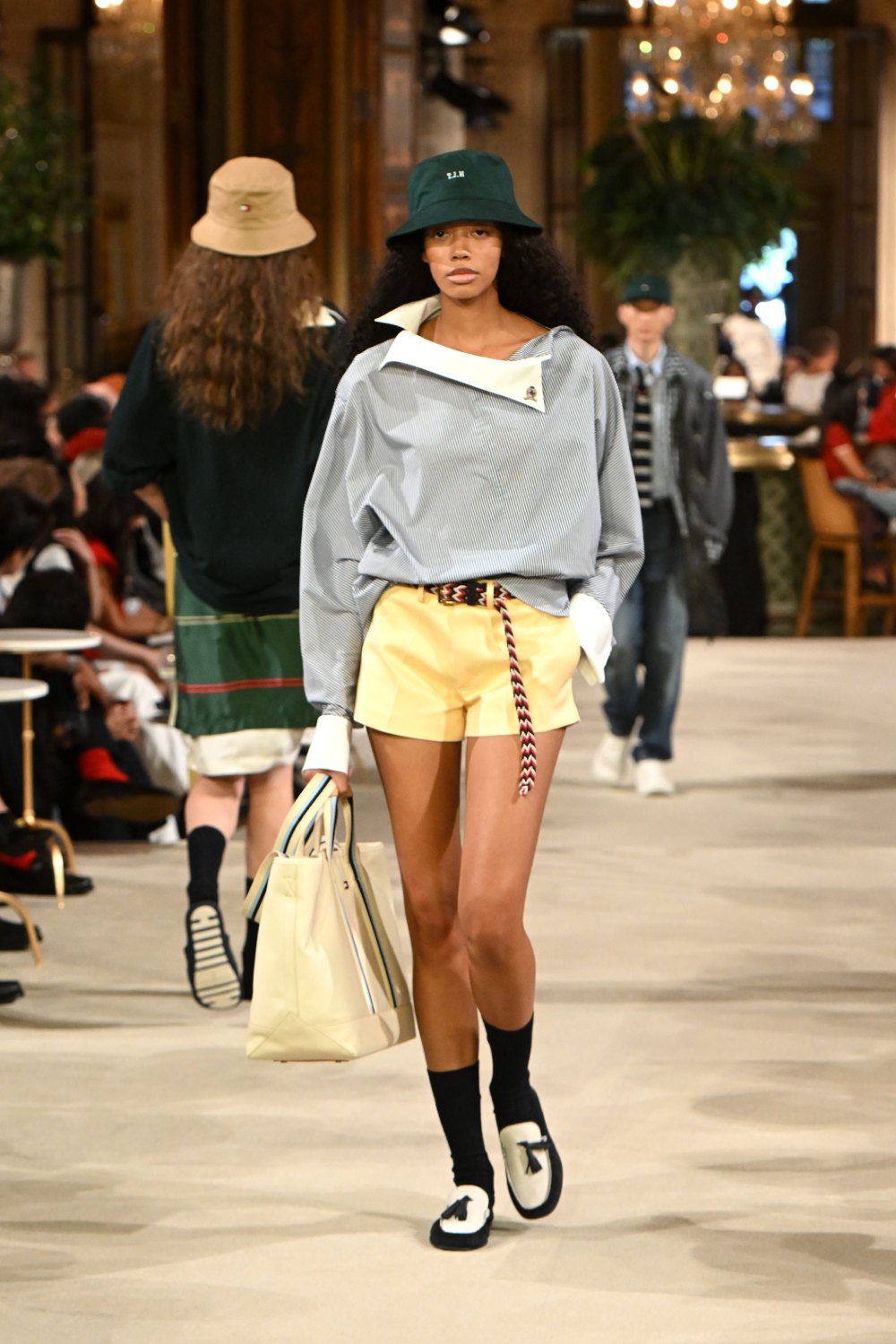 Tommy asienta las bases del futuro de lo preppy con SS27