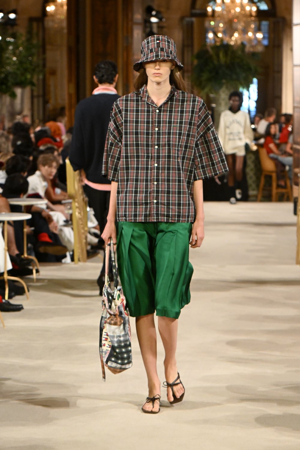 Tommy asienta las bases del futuro de lo preppy con SS27