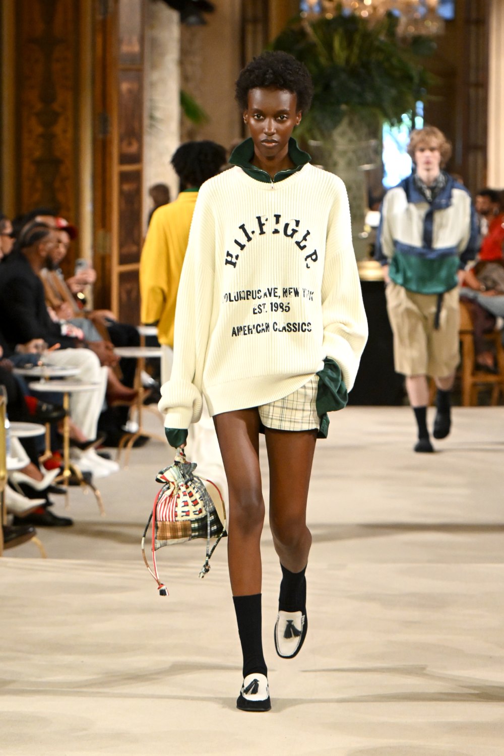 Tommy asienta las bases del futuro de lo preppy con SS27