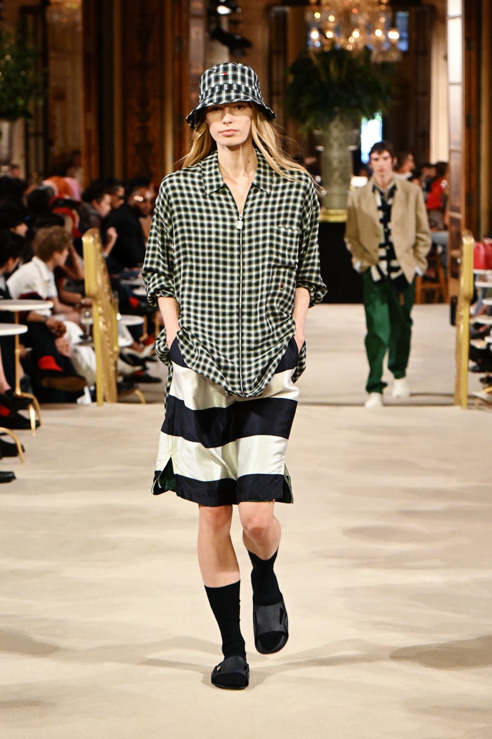 Tommy asienta las bases del futuro de lo preppy con SS27