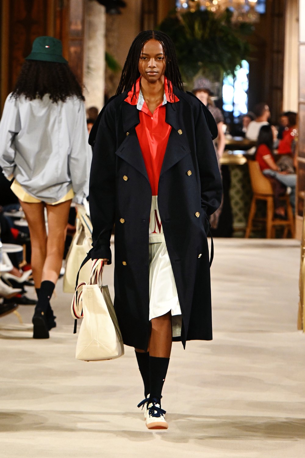 Tommy asienta las bases del futuro de lo preppy con SS27