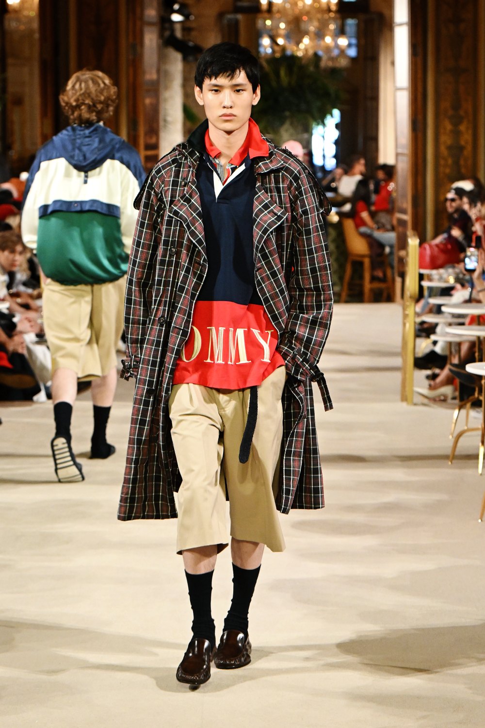 Tommy asienta las bases del futuro de lo preppy con SS27