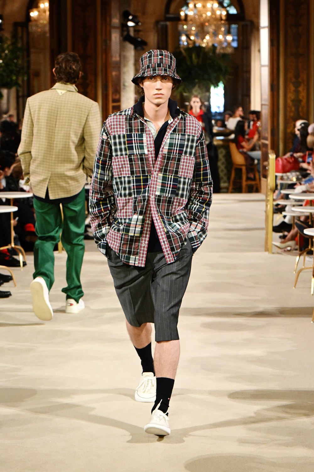 Tommy asienta las bases del futuro de lo preppy con SS27