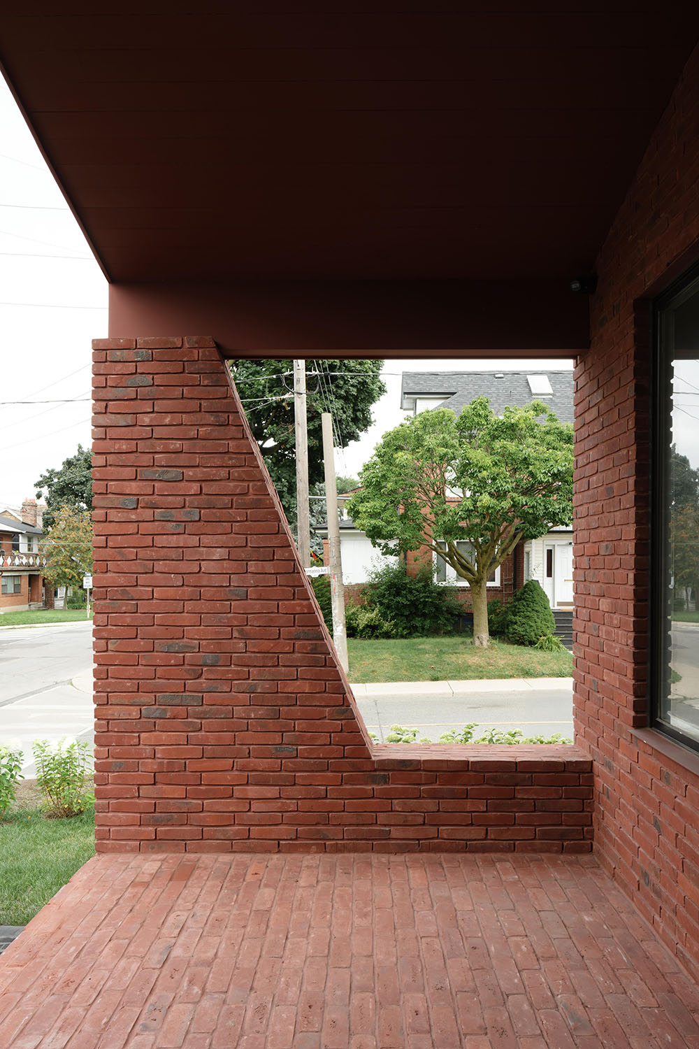 Atlas House: Vaaro revisa el arquetipo doméstico de Toronto
