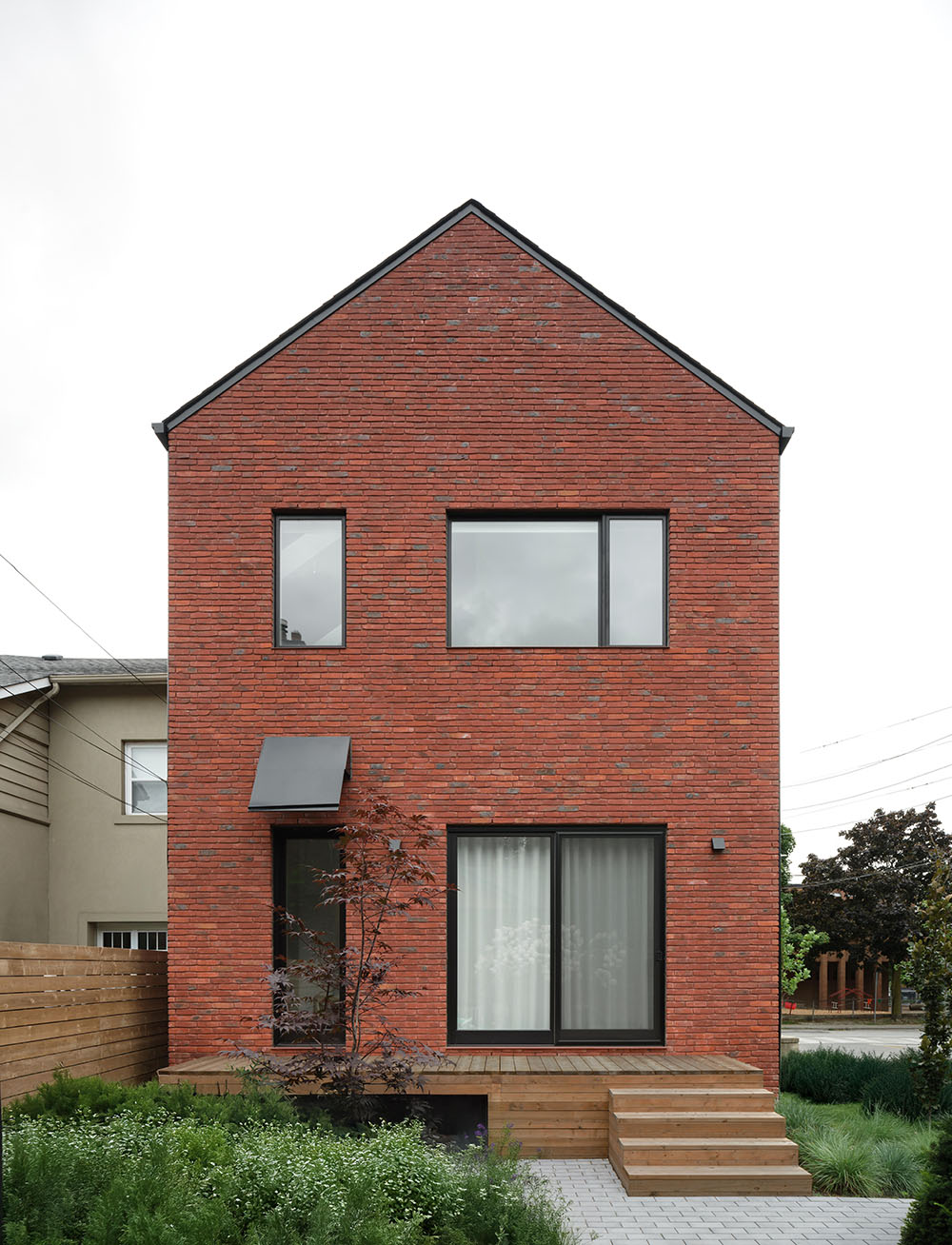 Atlas House: Vaaro revisa el arquetipo doméstico de Toronto