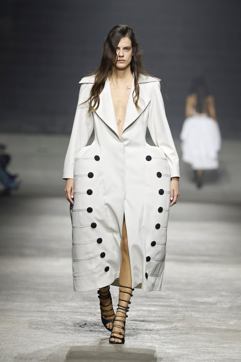 Pat Equilux en 080 BCN Fashion fija su diseño con memoria