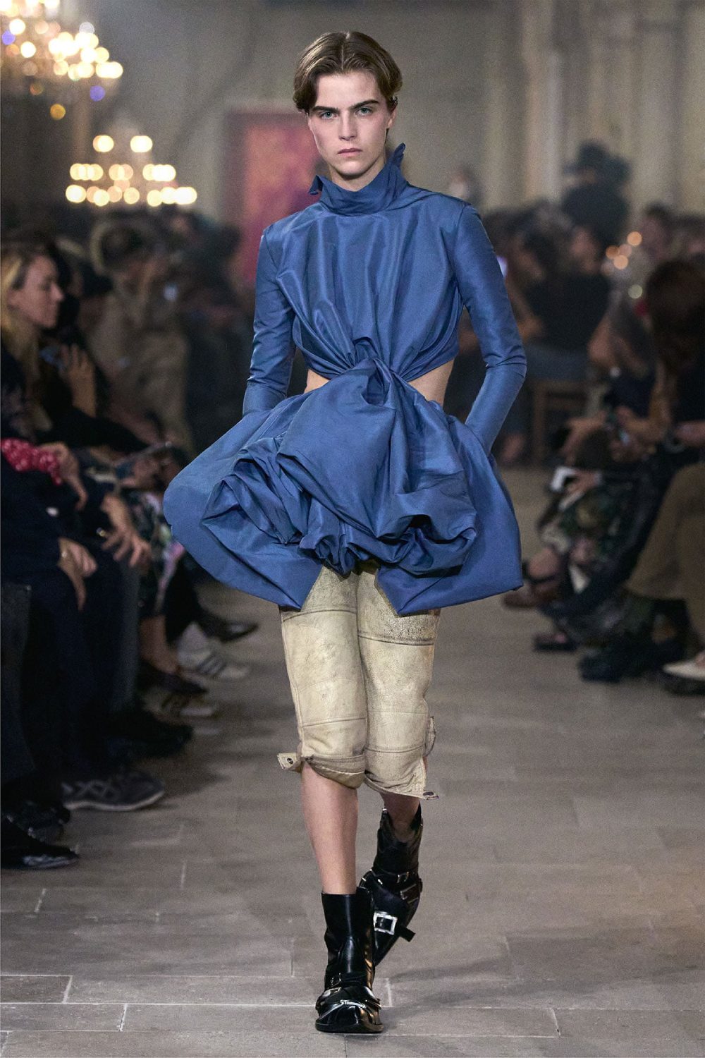 Acne Studios presenta historicismo y cotidianidad para SS27