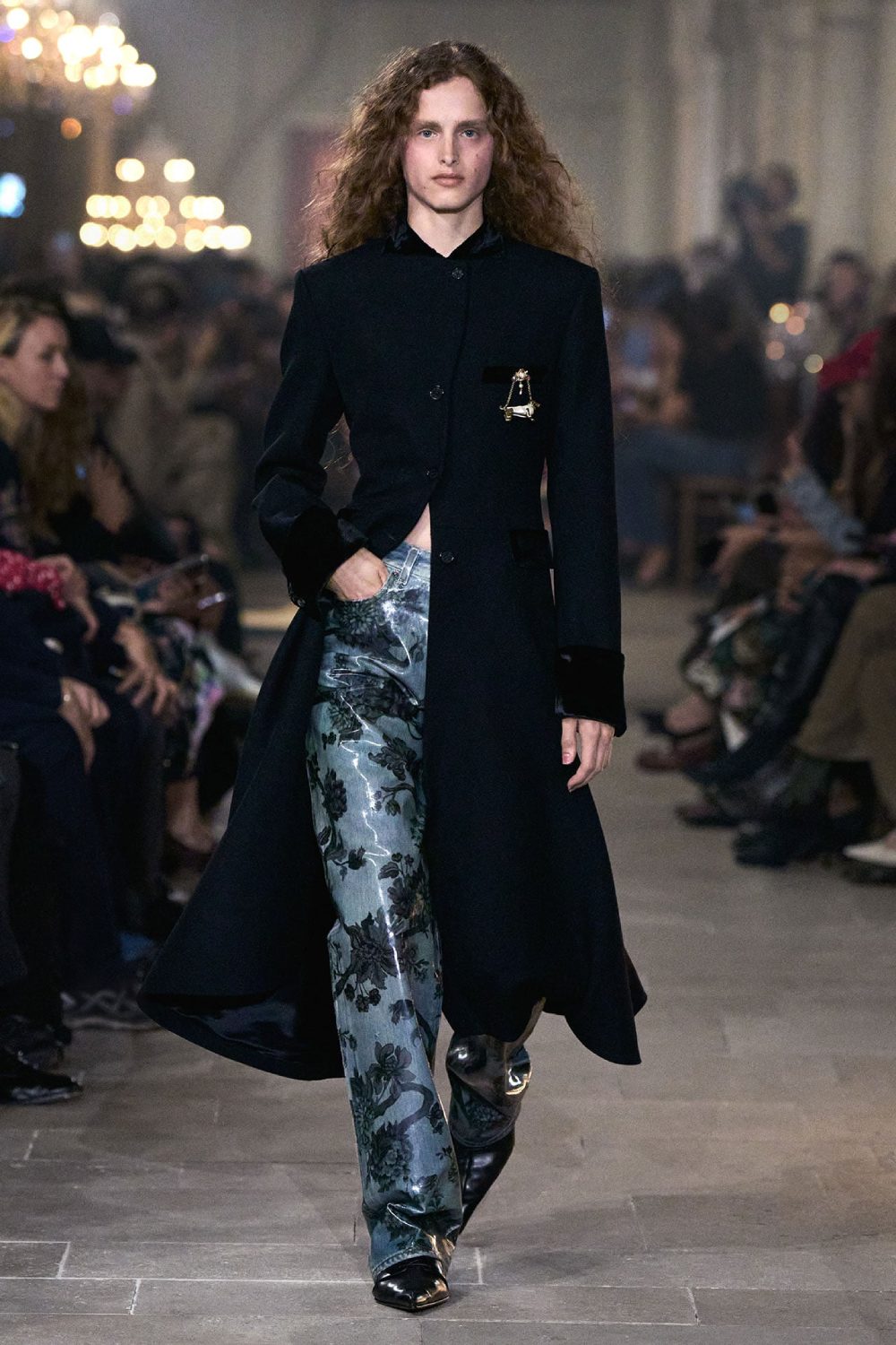Acne Studios presenta historicismo y cotidianidad para SS27