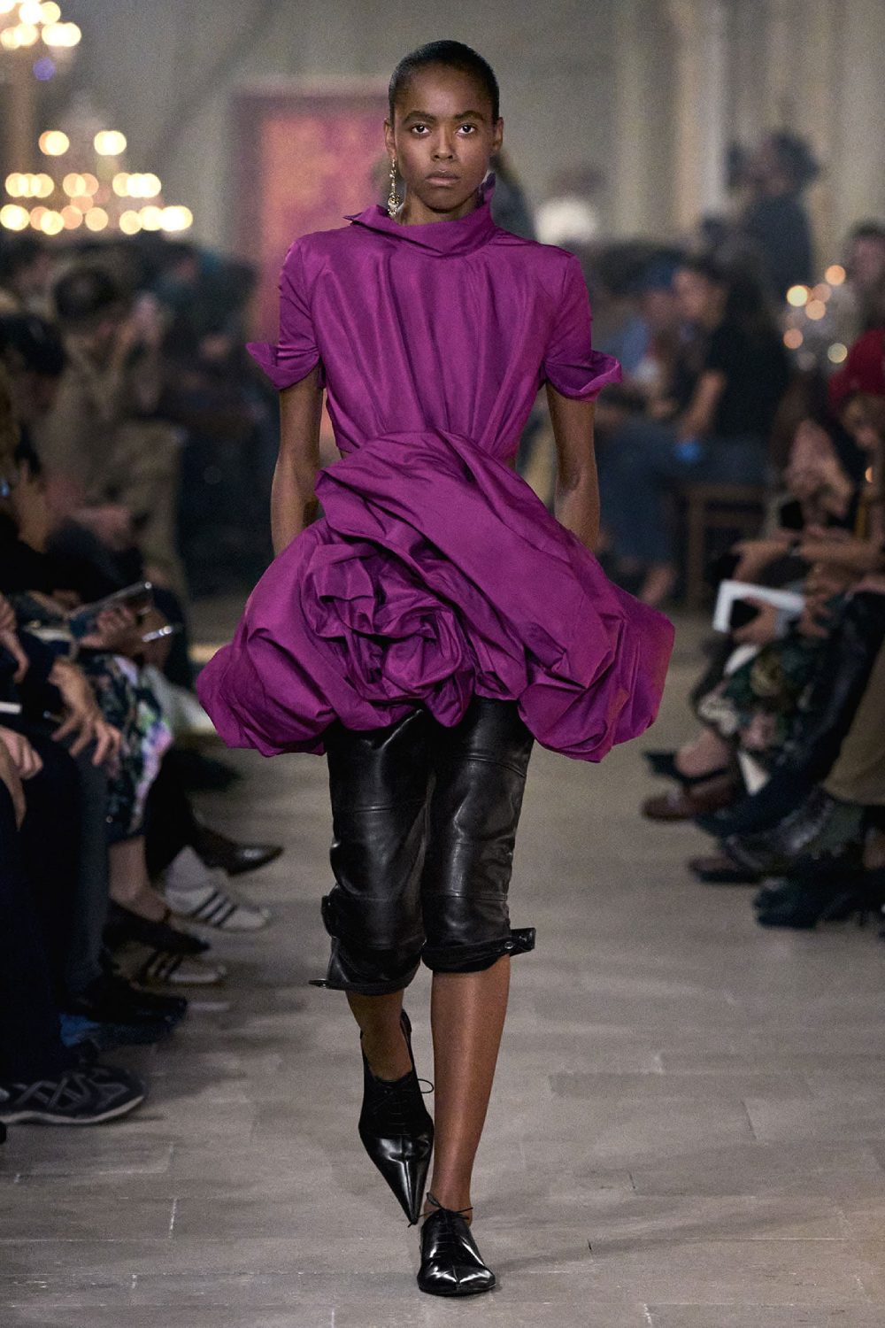 Acne Studios presenta historicismo y cotidianidad para SS27