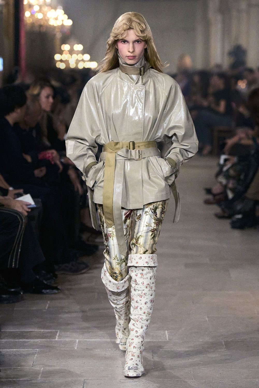 Acne Studios presenta historicismo y cotidianidad para SS27