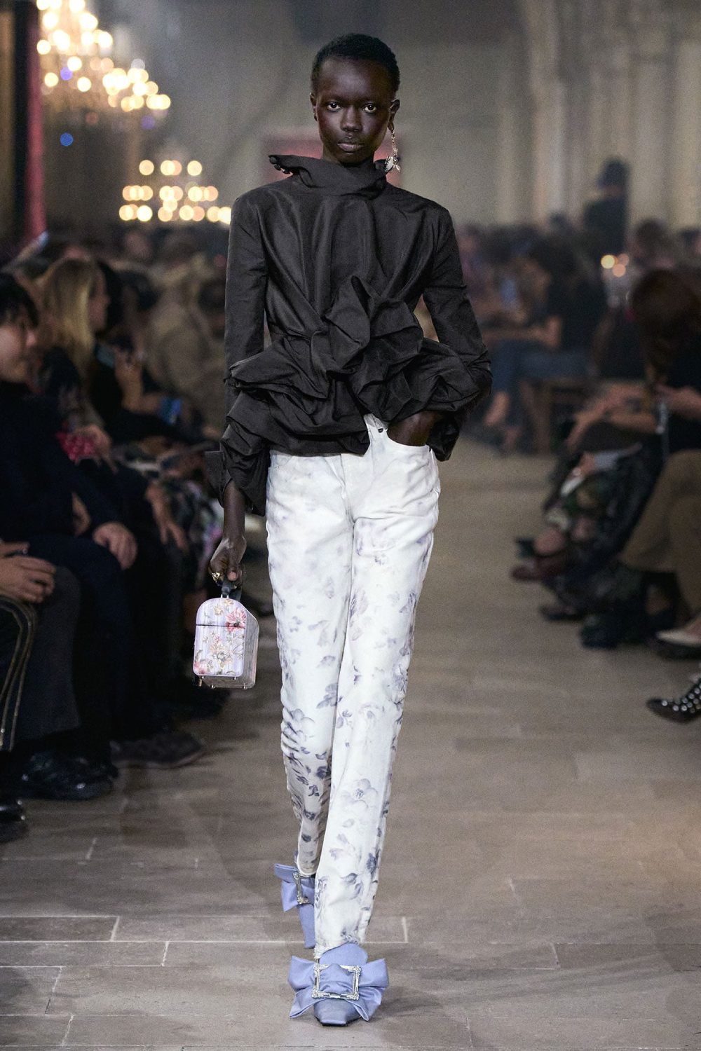 Acne Studios presenta historicismo y cotidianidad para SS27