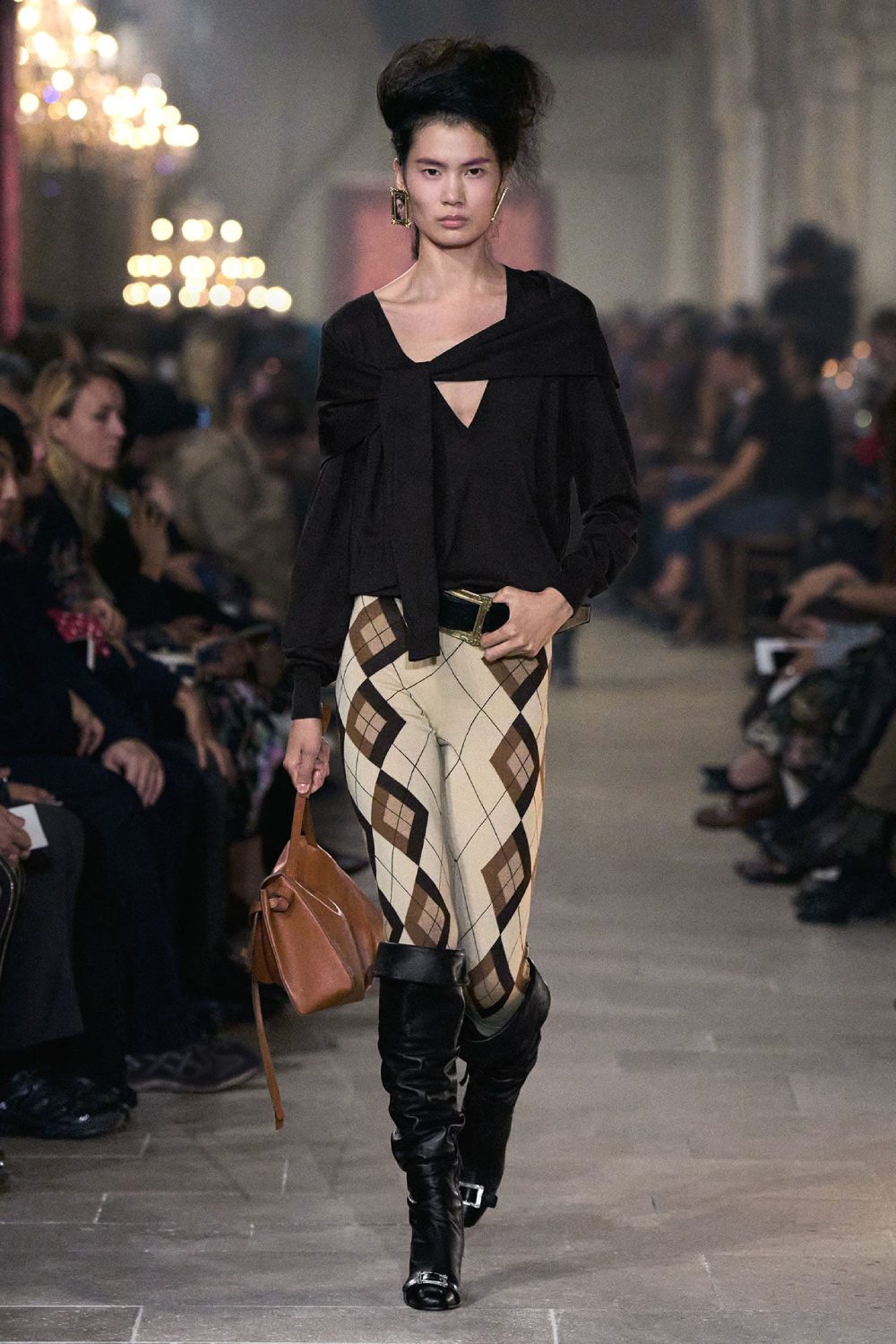 Acne Studios presenta historicismo y cotidianidad para SS27