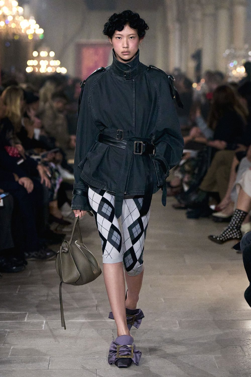 Acne Studios presenta historicismo y cotidianidad para SS27