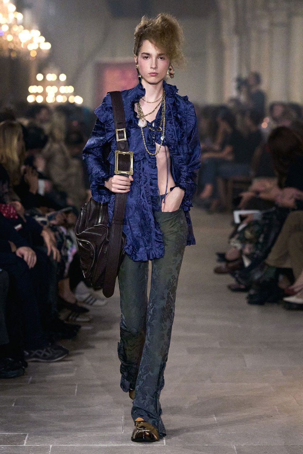 Acne Studios presenta historicismo y cotidianidad para SS27