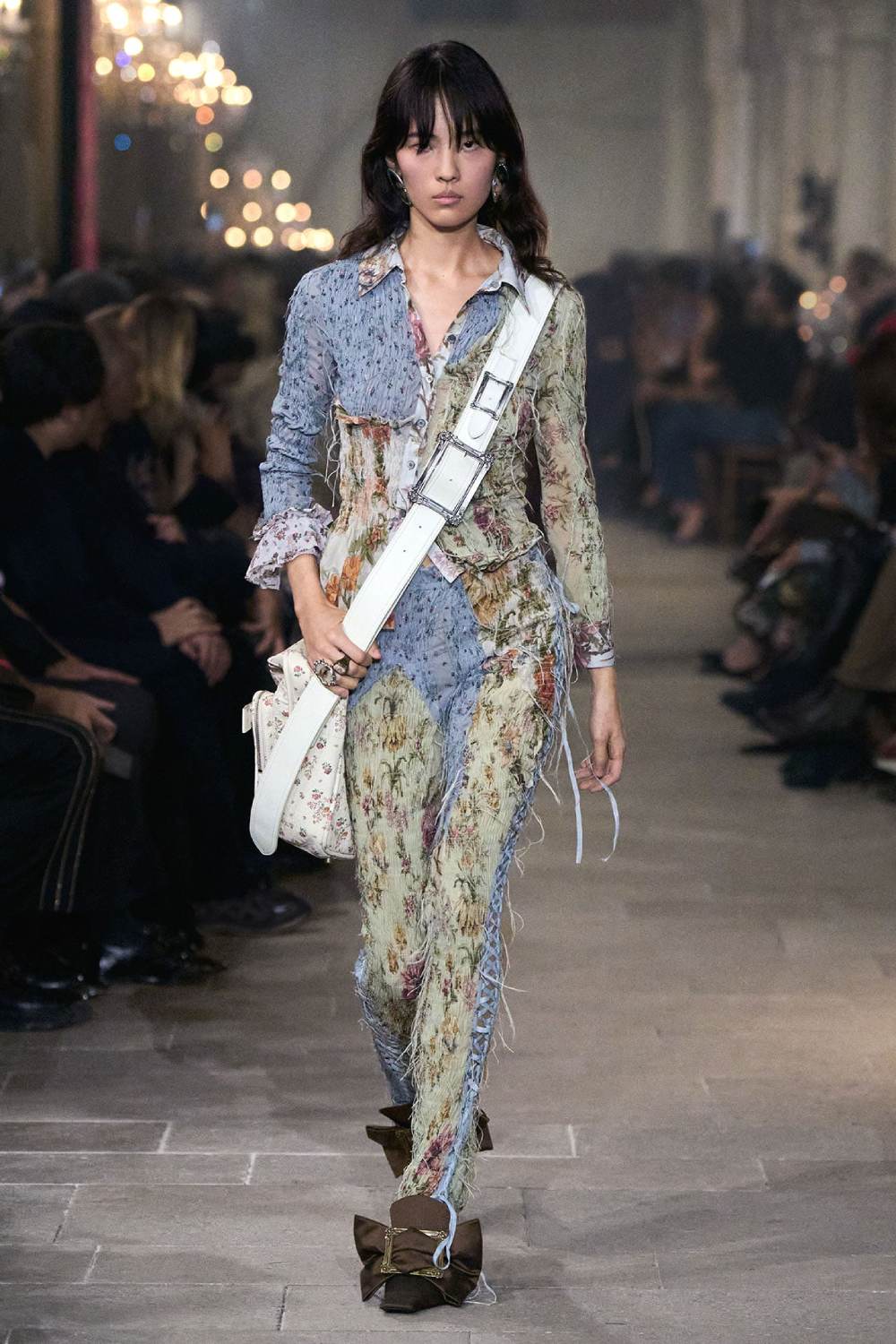 Acne Studios presenta historicismo y cotidianidad para SS27