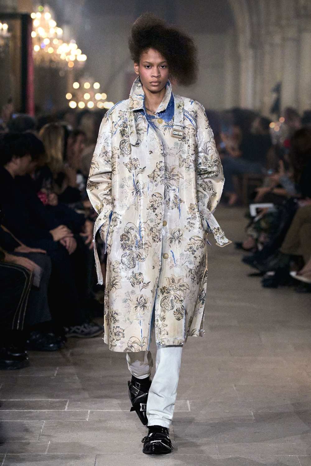 Acne Studios presenta historicismo y cotidianidad para SS27