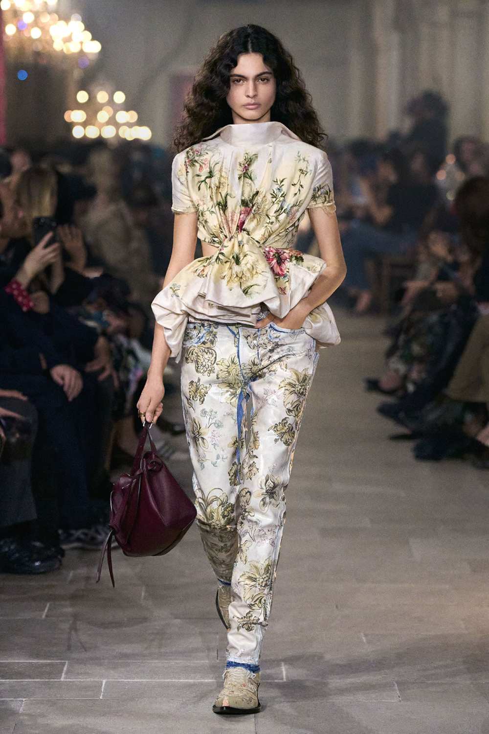 Acne Studios presenta historicismo y cotidianidad para SS27