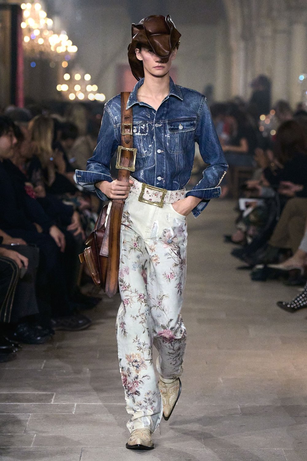 Acne Studios presenta historicismo y cotidianidad para SS27