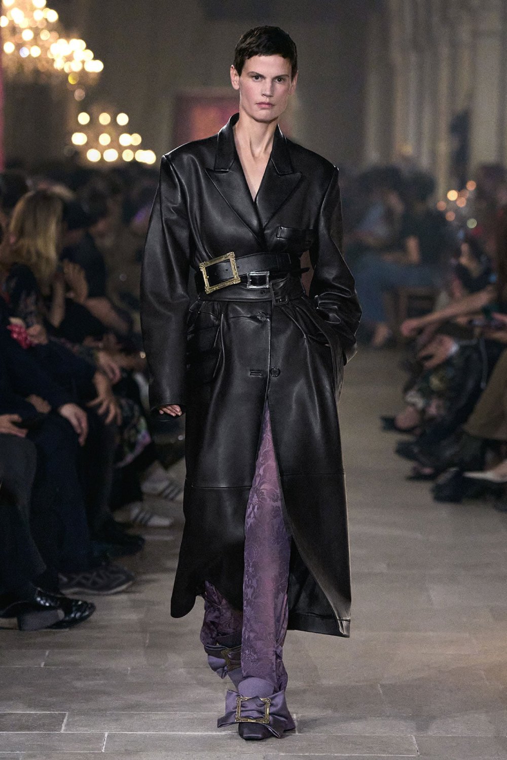 Acne Studios presenta historicismo y cotidianidad para SS27