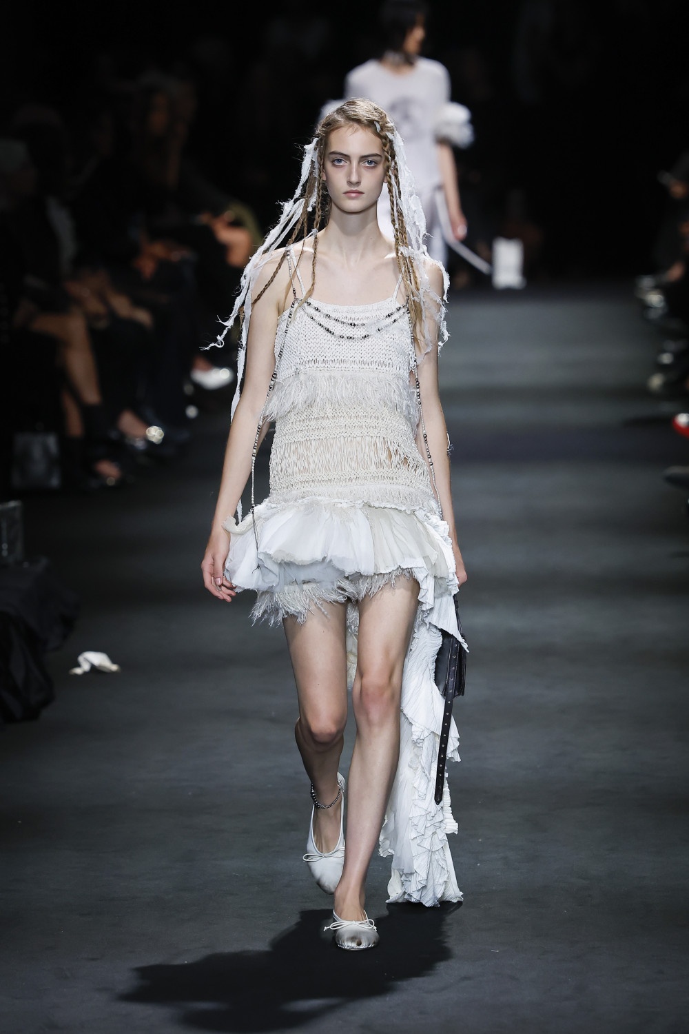 Ann Demeulemeester SS27: romanticismo oscuro y western