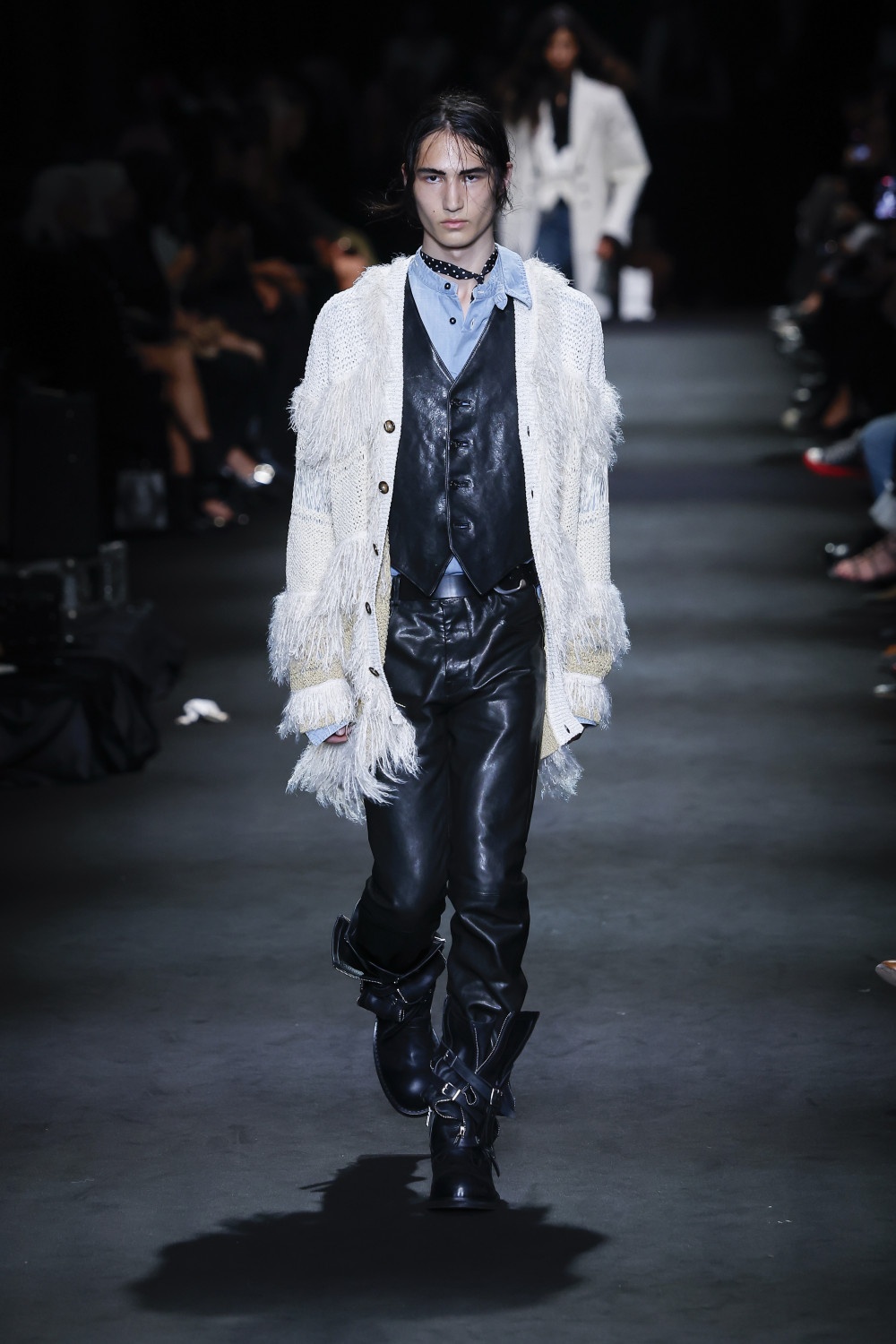 Ann Demeulemeester SS27: romanticismo oscuro y western