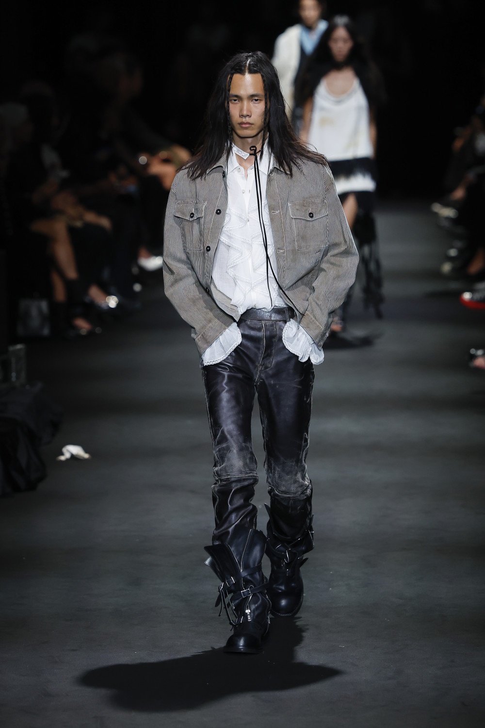 Ann Demeulemeester SS27: romanticismo oscuro y western