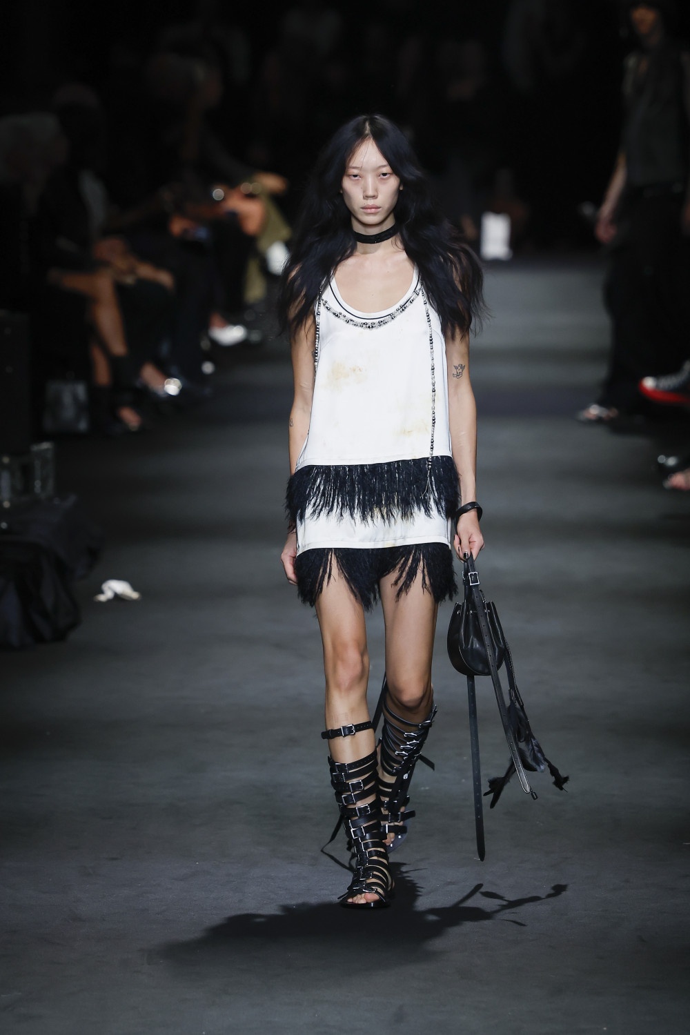 Ann Demeulemeester SS27: romanticismo oscuro y western