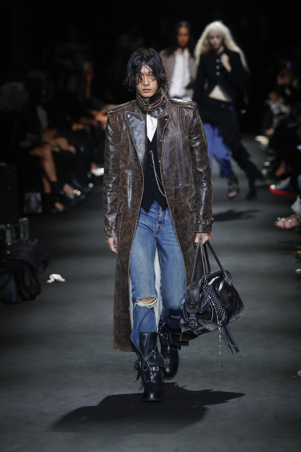 Ann Demeulemeester SS27: romanticismo oscuro y western