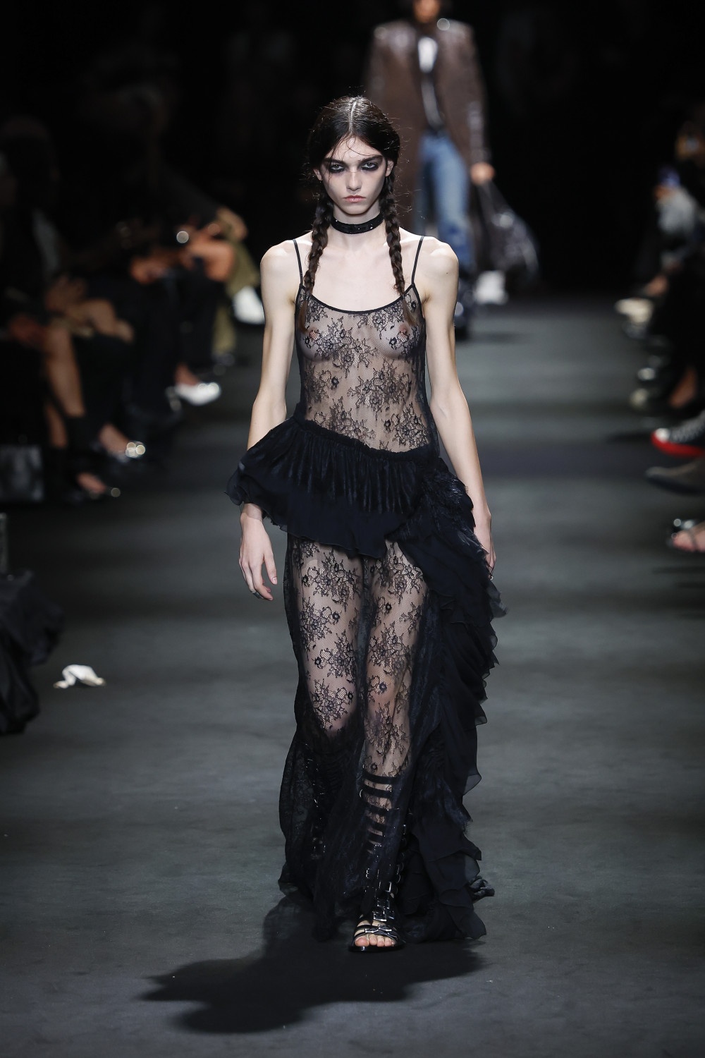 Ann Demeulemeester SS27: romanticismo oscuro y western