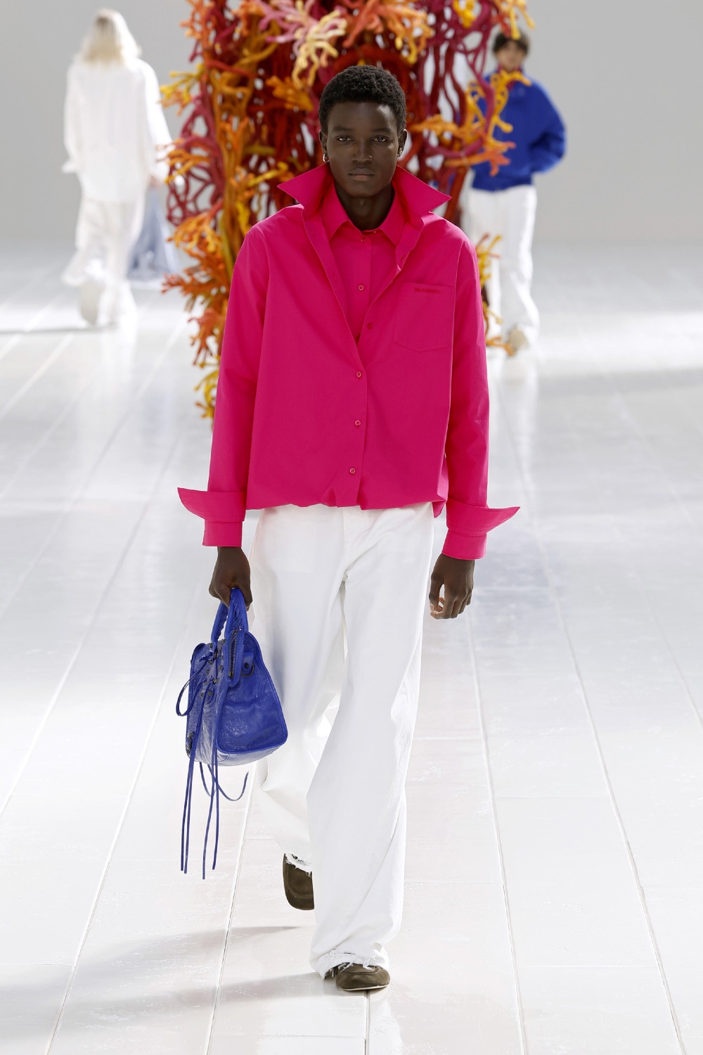 Balenciaga lleva los códigos couture al armario cotidiano
