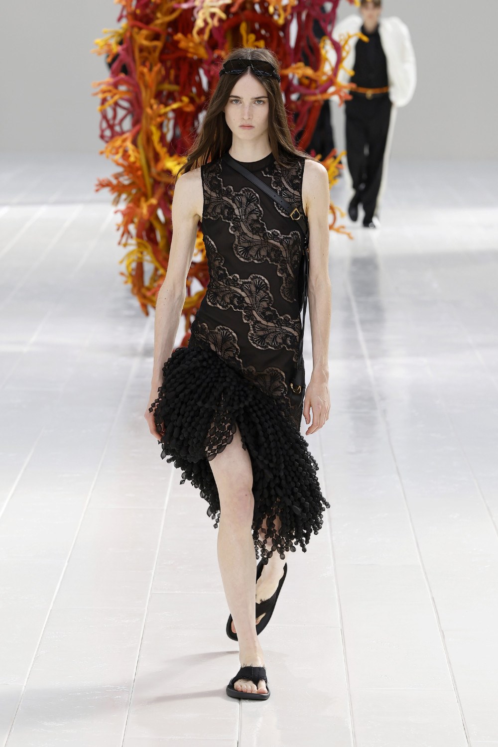 Balenciaga lleva los códigos couture al armario cotidiano