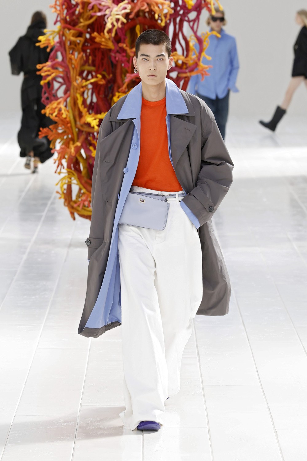 Balenciaga lleva los códigos couture al armario cotidiano
