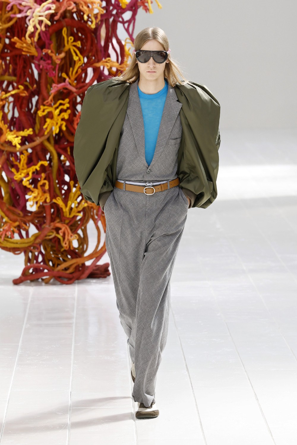 Balenciaga lleva los códigos couture al armario cotidiano